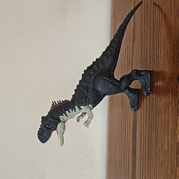 Jurrasic World Dominion Dinosaur Attack and Sound Dinosaur - Picture 5 of 11